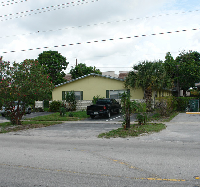 5631 NW 15th St in Fort Lauderdale, FL - Building Photo - Building Photo