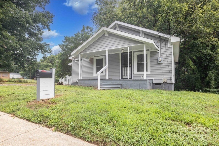 1030 Martin Luther King Jr Dr in Albemarle, NC - Building Photo