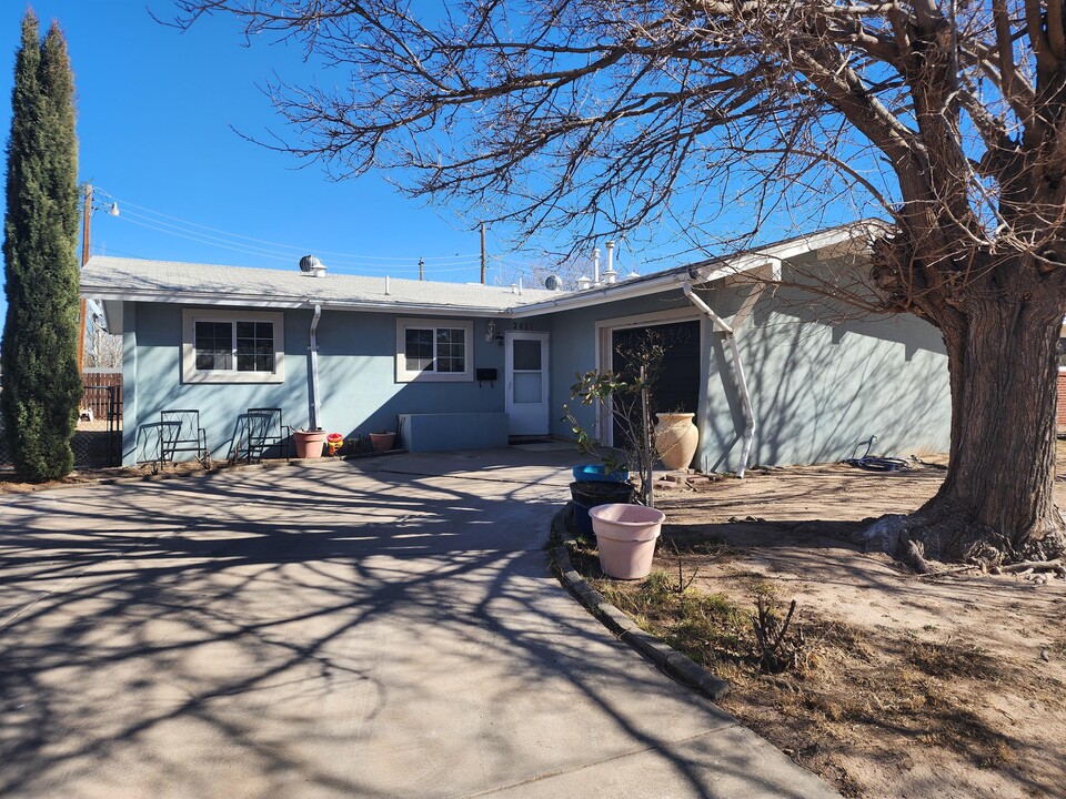 2817 Encanto Dr in Roswell, NM - Building Photo