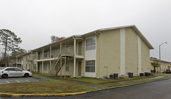 Acadian Manor Apartamentos