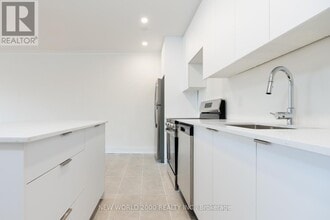 49 Glen Elm Ave in Toronto, ON - Building Photo - Building Photo