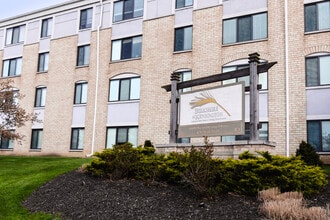 Berkshire at Kensington in Waukesha, WI - Building Photo - Building Photo