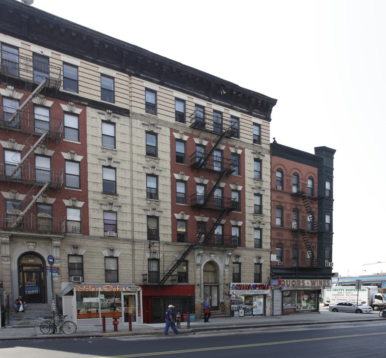 522 Metropolitan Ave in Brooklyn, NY - Building Photo