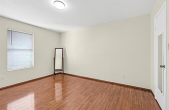 6161 Reims Rd in Houston, TX - Building Photo - Building Photo