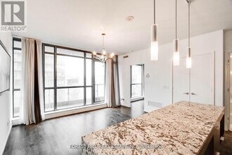 8 Charlotte St in Toronto, ON - Building Photo - Building Photo