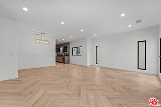 162 N Almont Dr in Beverly Hills, CA - Building Photo - Building Photo