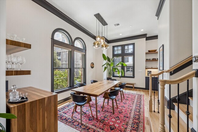 property at 1419 Oakdale St