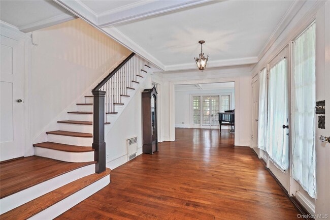 134 Pelhamdale Ave in Pelham, NY - Building Photo - Building Photo