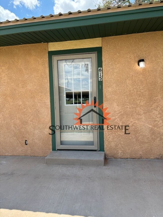 615 N Avenue Q in Portales, NM - Building Photo - Building Photo