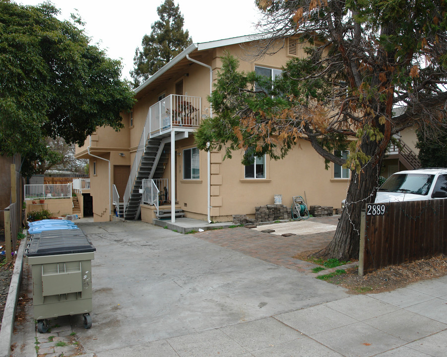 2889 Alma St in Palo Alto, CA - Building Photo