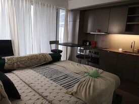 334 Adelaide St W in Toronto, ON - Building Photo