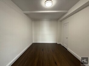 EAST 46 STREET in New York, NY - Building Photo - Building Photo