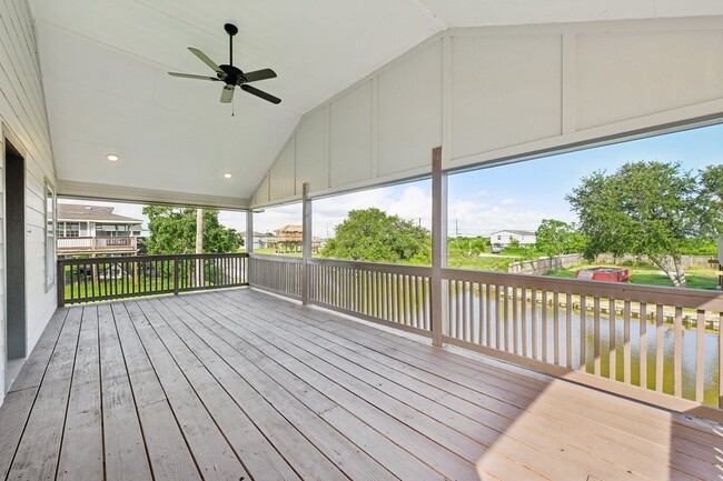 property at 6935 W Holiday St