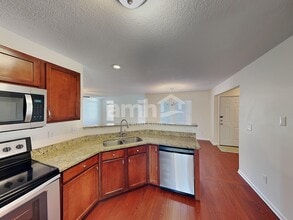 1961 Creekview Dr in Marysville, OH - Foto de edificio - Building Photo