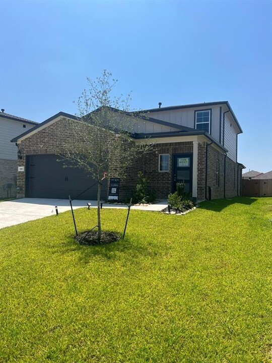 8313 Bristlecone Pne Wy in Magnolia, TX - Building Photo