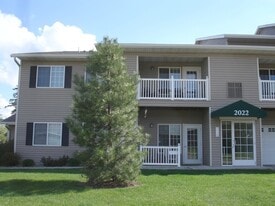 2022 29th Pl NW, Unit 201 in Rochester, MN - Building Photo