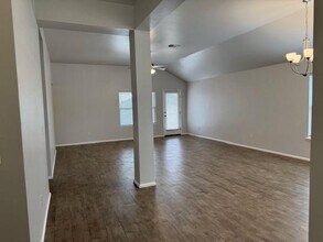 3408 Piney River Dr in Yukon, OK - Building Photo - Building Photo