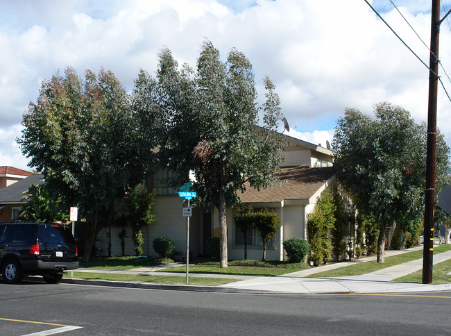 10722 Oak St in Los Alamitos, CA - Building Photo - Building Photo