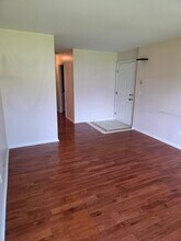 408 Woodview Cir in Elgin, IL - Building Photo - Building Photo