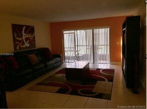 158 Lakeview Dr-Unit -1J in Weston, FL - Building Photo - Building Photo