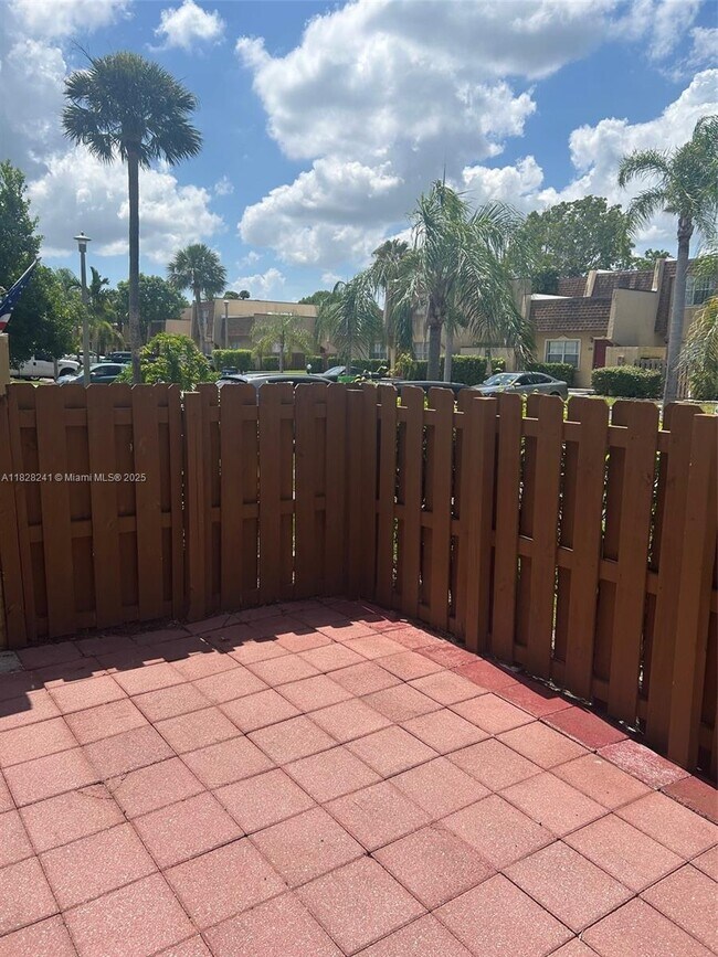 3641 NW 95th Terrace in Sunrise, FL - Building Photo - Building Photo