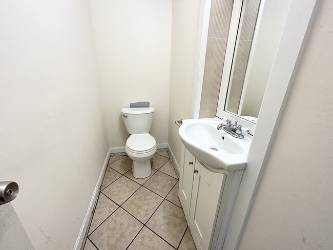 4 Folsom Ave, Unit 3 in Boston, MA - Building Photo - Building Photo