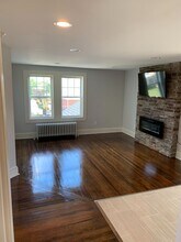 191-193 Whiting Ln in West Hartford, CT - Building Photo - Building Photo