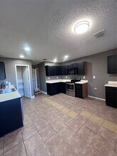 512 Magdalen Ave in Crowley, TX - Building Photo - Building Photo