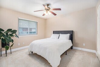 618 Bay Oaks Dr in Kemah, TX - Building Photo - Building Photo