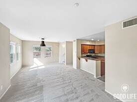 4082 Union Square Ln in San Diego, CA - Building Photo