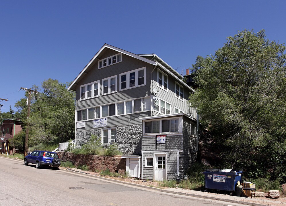 Alabama Guest House Apartments in Manitou Springs, CO - Building Photo