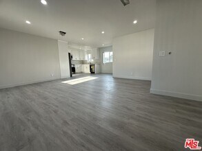 1145 S Holt Ave in Los Angeles, CA - Building Photo - Building Photo