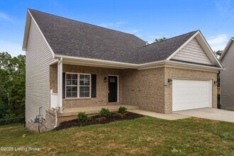 6100 Port Antonio Rd in Louisville, KY - Building Photo - Building Photo