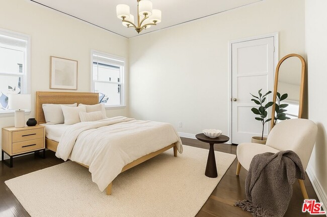 111 N Harper Ave in Los Angeles, CA - Building Photo - Building Photo