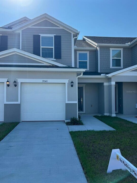 9341 Westside Hls Dr in Davenport, FL - Building Photo