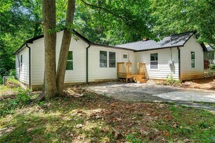 33 Ray St in Newnan, GA - Building Photo