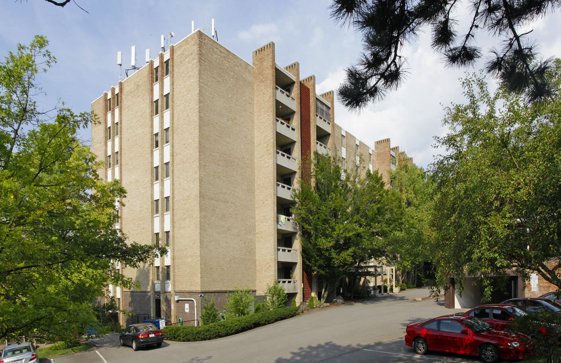 Manorview Apartments in Pittsburgh, PA - Building Photo