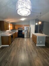 749 Howell St in Sheffield Lake, OH - Building Photo - Building Photo