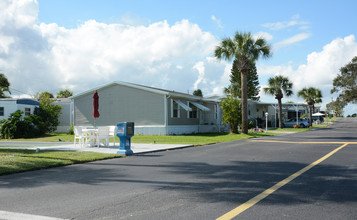 Pelican Bay in Micco, FL - Foto de edificio - Building Photo