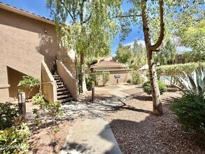 15050 N Thompson Peak Pkwy in Scottsdale, AZ - Foto de edificio - Building Photo