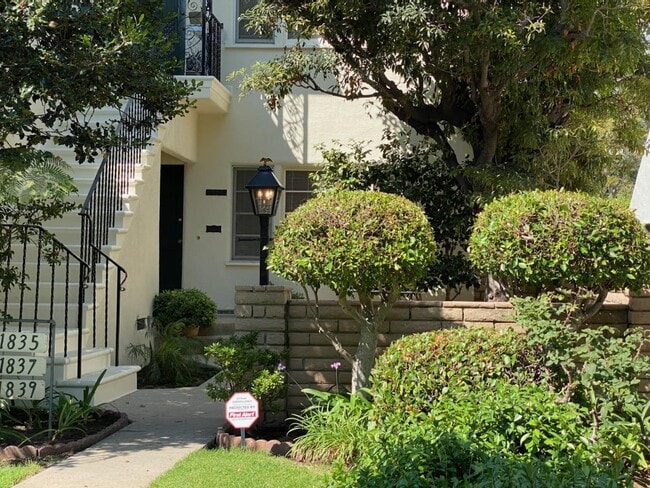 1837 Kelton Ave, Unit 1837 in Los Angeles, CA - Foto de edificio - Building Photo