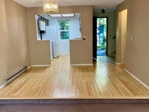 14722 30th Ave NE in Shoreline, WA - Building Photo - Building Photo