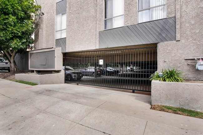 10795 Woodbine in Los Angeles, CA - Building Photo - Building Photo