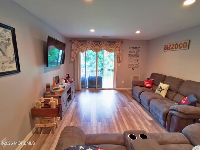property at 1015 Wedgewood Cir