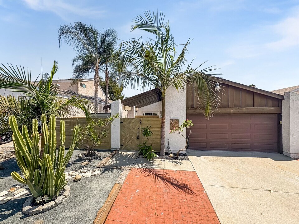 3616 Palmas Ct in Oceanside, CA - Building Photo