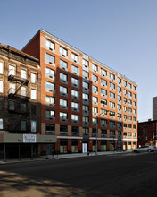 Douglas Park in New York, NY - Foto de edificio - Building Photo