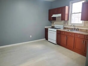 64 Schuyler Ave, Unit 2 in Newark, NJ - Building Photo - Building Photo