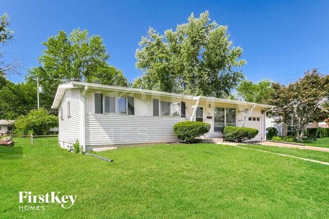 580 Moule Dr in Florissant, MO - Building Photo - Building Photo