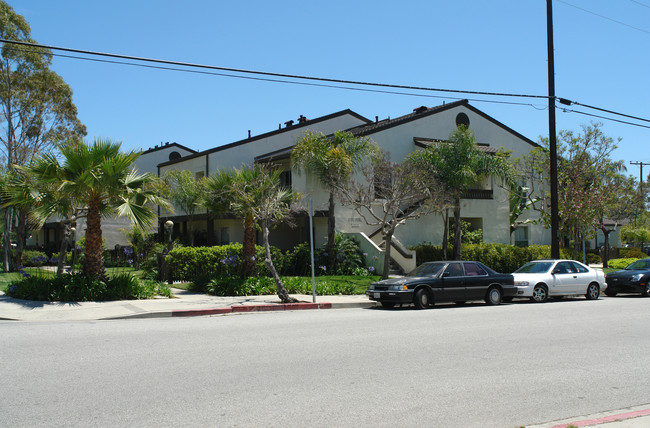 416 E De La Guerra St in Santa Barbara, CA - Building Photo - Building Photo