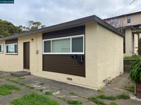 5103 Panama Ave in Richmond, CA - Building Photo